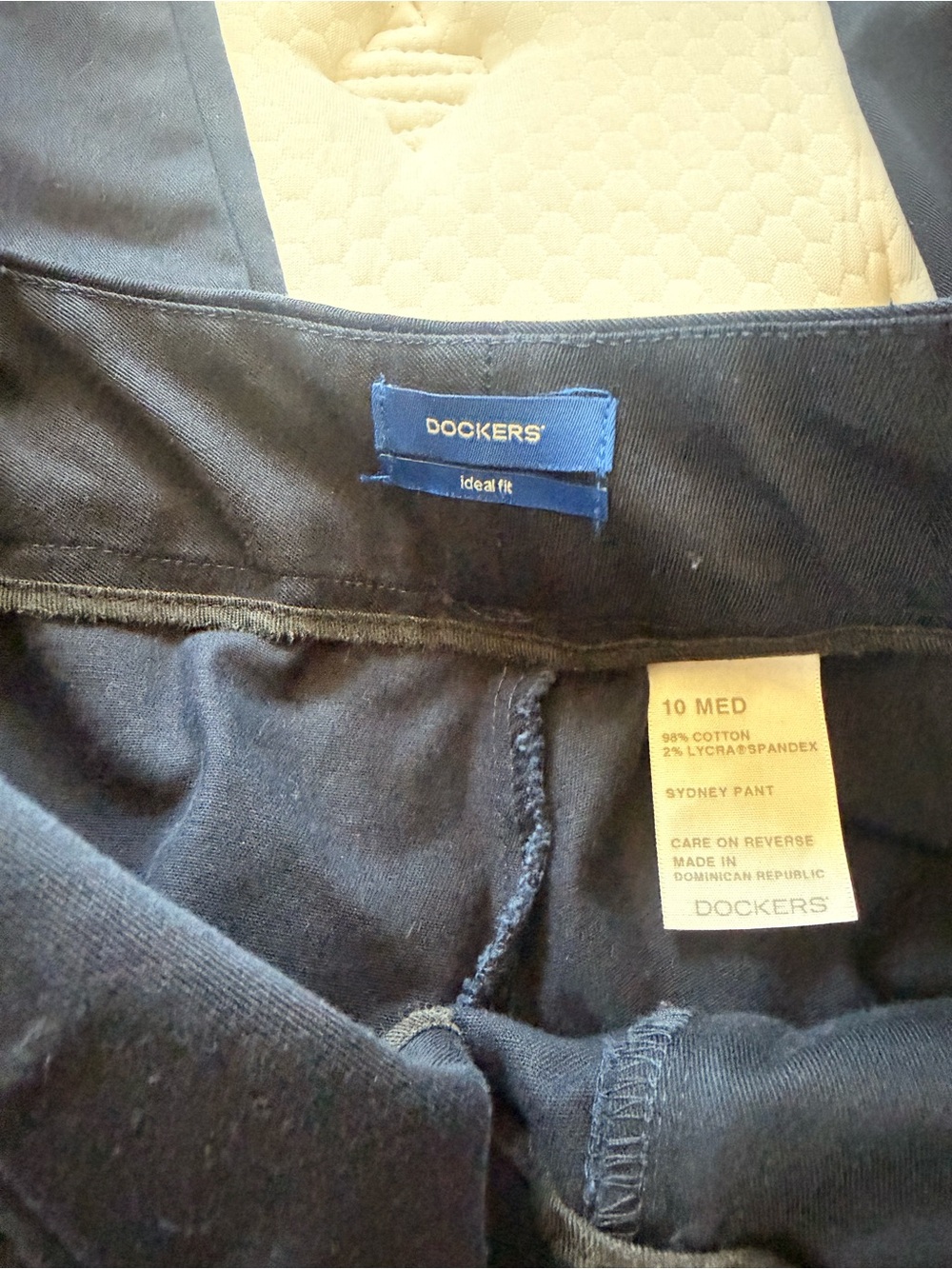Dockers Women’s Wide Leg Pants in Black - Picture 3 of 3
